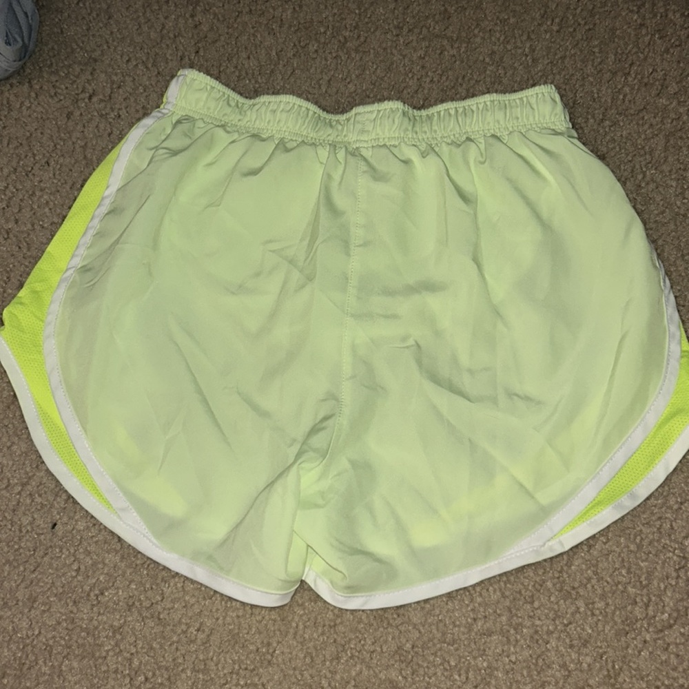 Women’s Nike dri-fit shorts - Picture 2 of 2